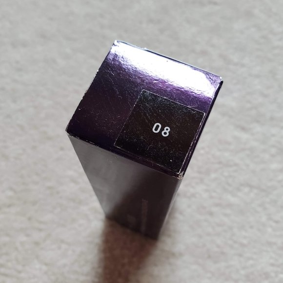 Fiona Stiles Matte Finish Foundation "Shade 08" - Picture 2 of 3